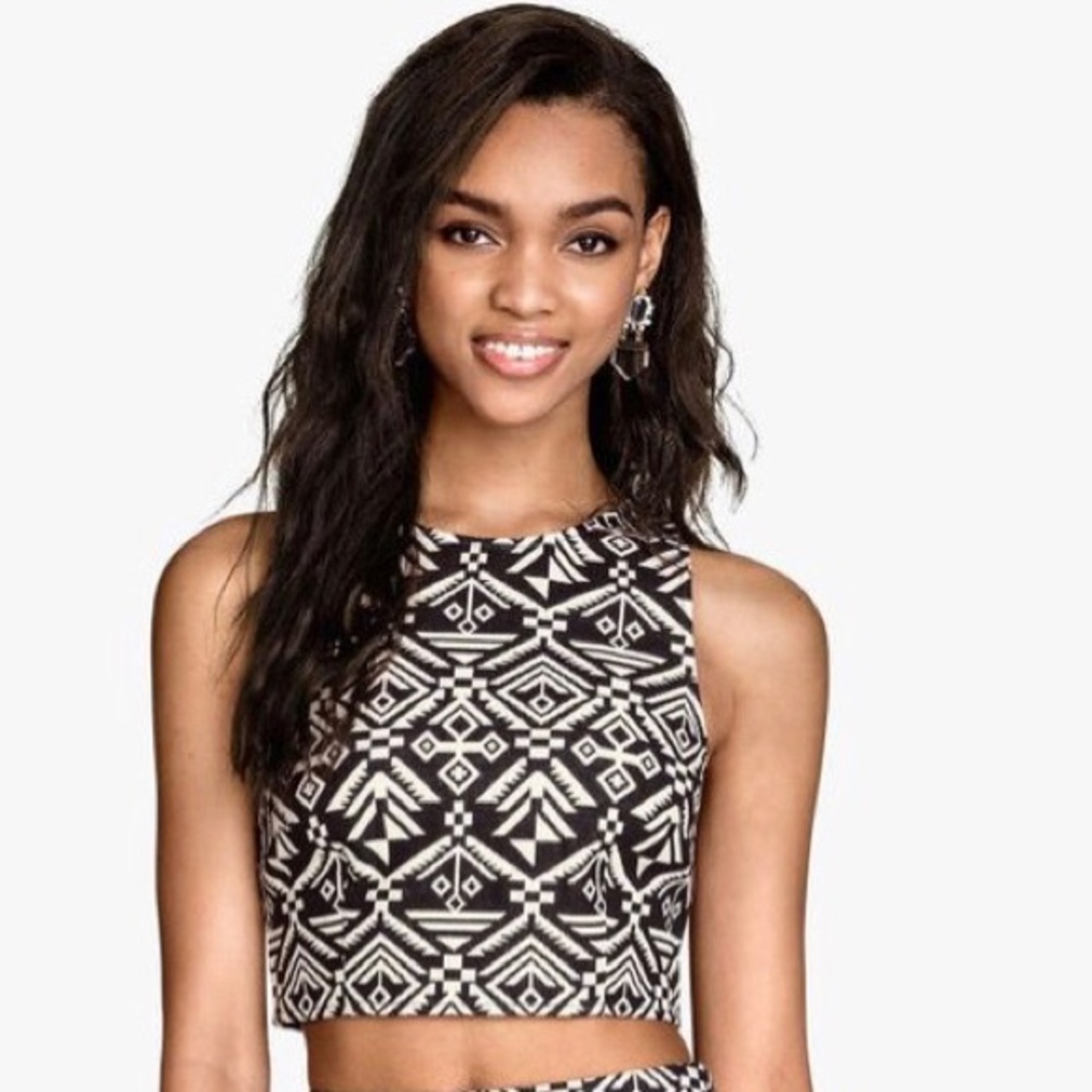 H&M Black & White Tribal Print Woven Crop Top